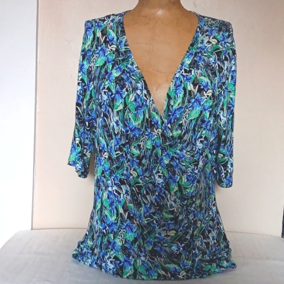 Dana Buchman Graphic Fitted Blouse in Blue and Green - Picture 1 of 8